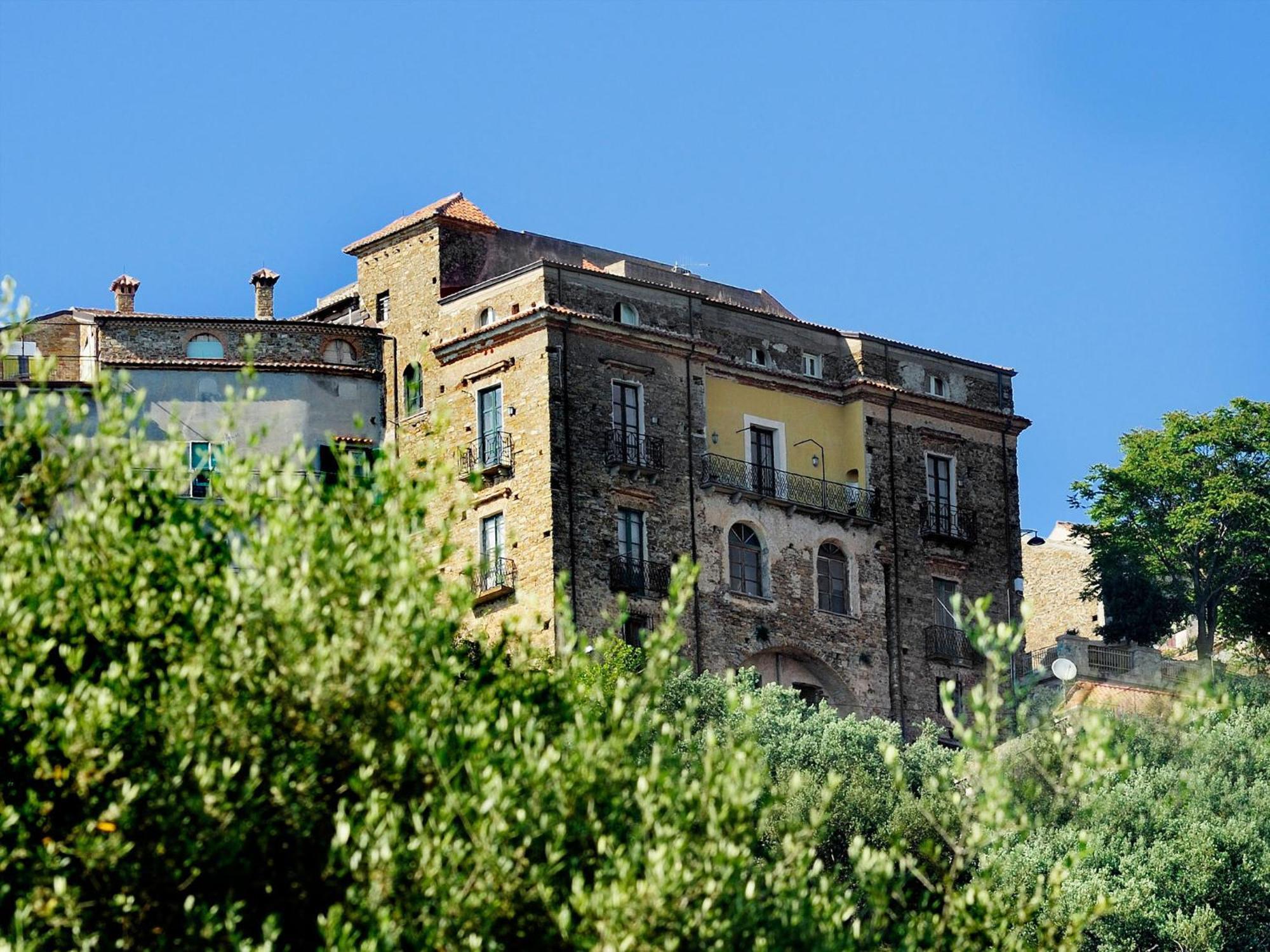 Residenza Matarazzo E Le Sue Soffitte Leilighet Castellabate Eksteriør bilde
